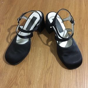 UNLISTED by KENNETH COLE heels